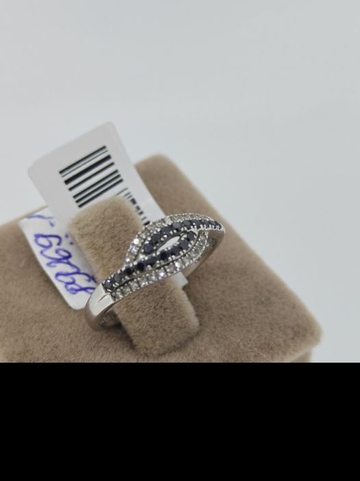 Inel aur alb 9k 2.34 cu diamante naturale 0.25ct  albe și negre (r)
