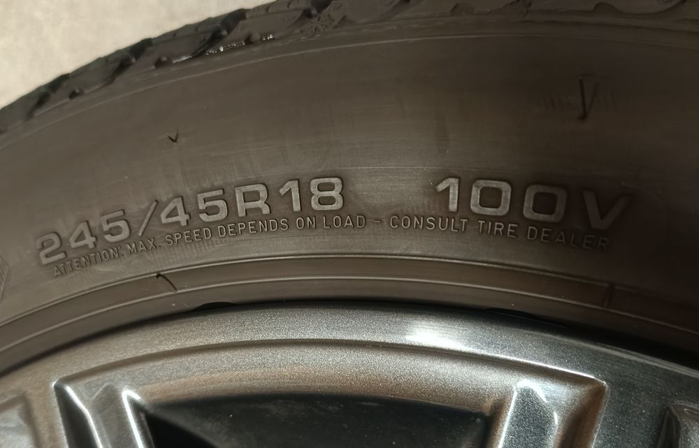 Оригинални джанти 18 цола с гуми зимни за Bmw G30 G31 дот 2022г.