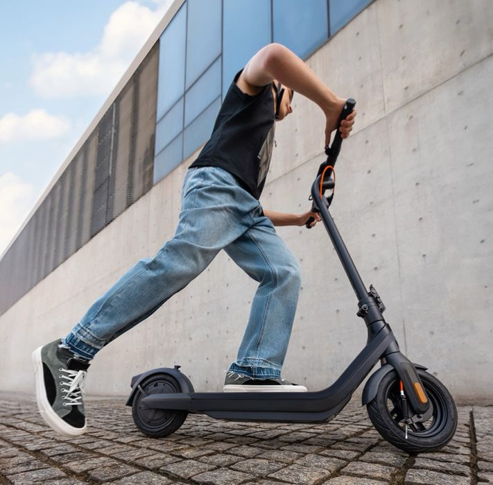 Електрически скутер - тротинетка SEGWAY KICKSCOOTER E2 E PRO ДО 25 КМ/Ч, ПРОБЕГ ДО 40 КМ