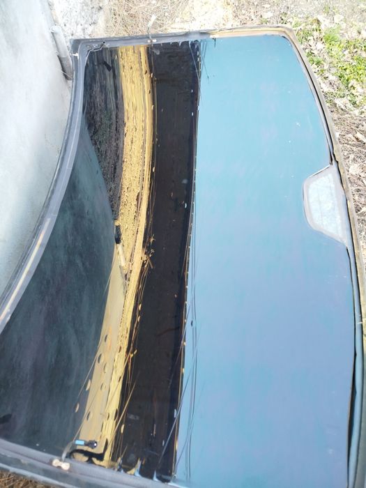 Стекло на BMW 5 Е-39 кузов.