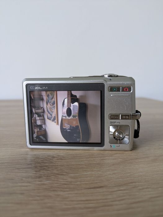 Casio EXILIM Z600 - РЕТРО СНИМКИ Дигитален Фотоапарат Стил Y2K (Year 2000)