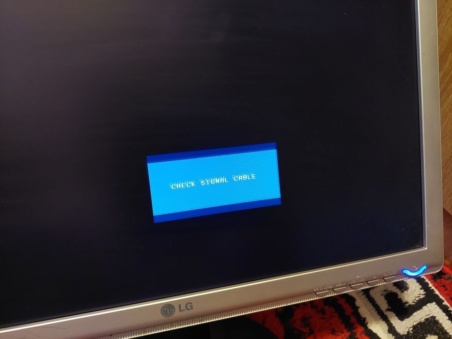 Monitor LG flatron ,diagonala 19 inch ,stare buna de functionare