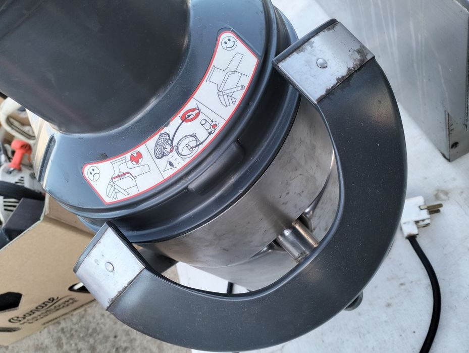 Fripteuza și robot de bucătărie profesionale