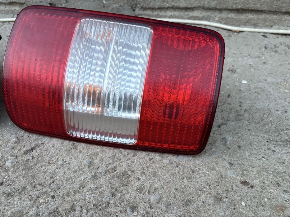 Ляв и десен стоп за VW Caddy III / Кади 3