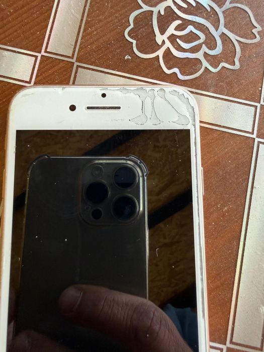 Продавам Iphone 8 64 GB