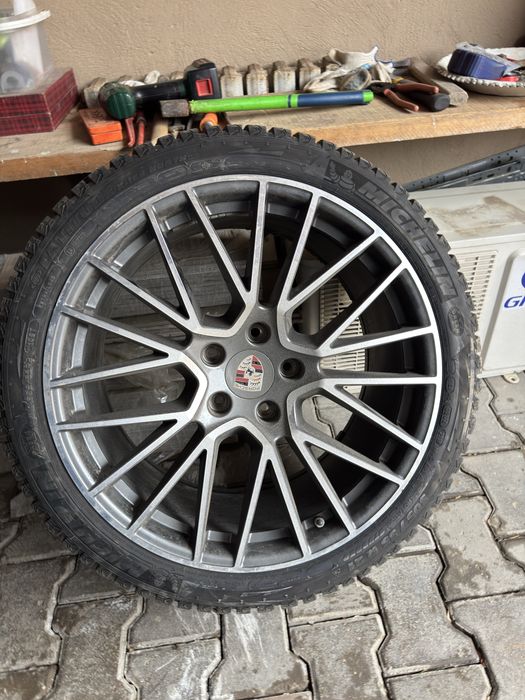 275/40 R21 и 305/35 R21