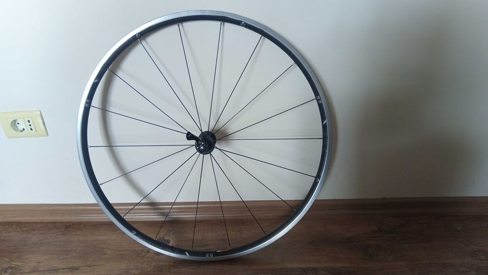 Roata cursiera Bontrager Race TLR 700cc
