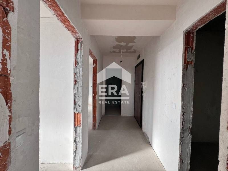 Тристаен апартамент за продажба - Св.св. Константин и Елена, Варна