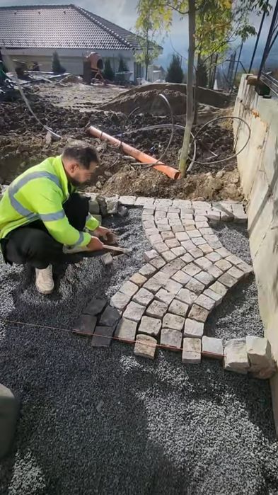 Vând piatră cubică naturală de pavaj istoric și montez