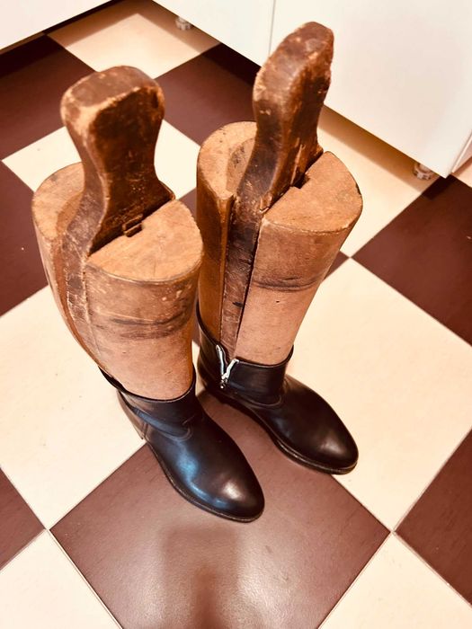 vand cizme militare + shanuri lemn vintage . impreuna sau separat !