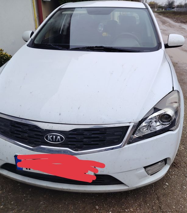 Far (sticla sparta) Kia C'eed 1.4i 2012