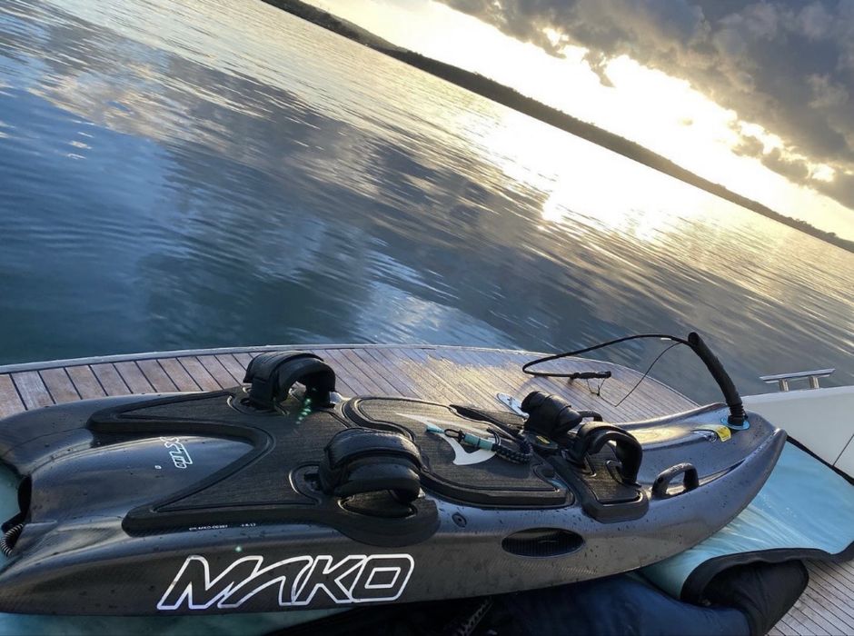 Placa surf Mako Slingshot cu motor benzina
