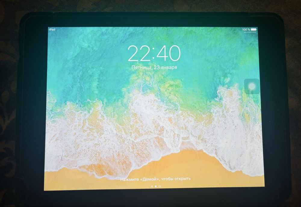 Продам Айпад Планшет в отличном состоянии с чехлом
