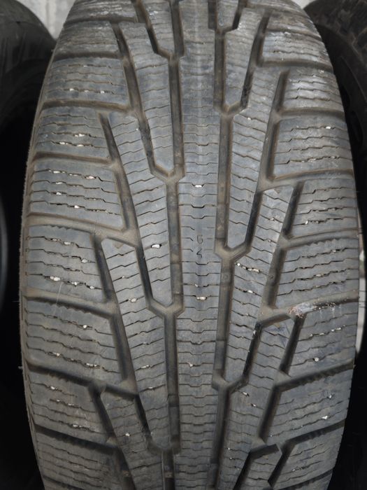 Зимние шины R17 Nokian