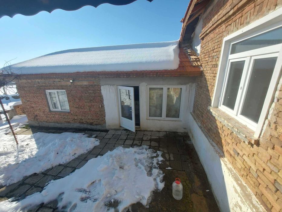 Продава се Къща в с. Пресиян, Област Търговище - 100 кв.м за 281 €/кв.м - Снимка #11