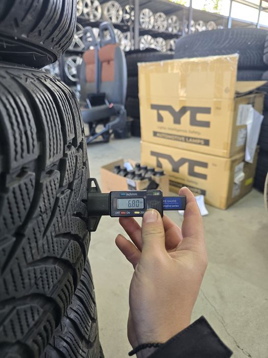 4 Броя 235/55/19 Nokian 2x7,2mm 2x6,8mm