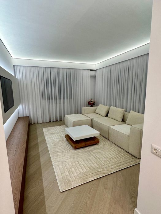 Apartament 3 Camere Cortina North  De Inchiriat