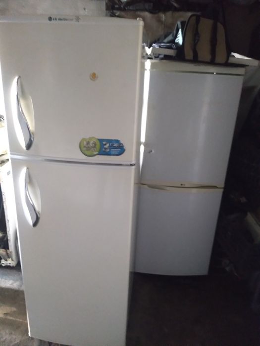 Продам      стиральные      машинки    Б.у    марка   Lg , Холодильник