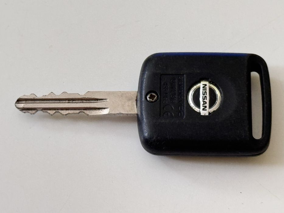 Оригинален ключ за Nissan 2000-2014