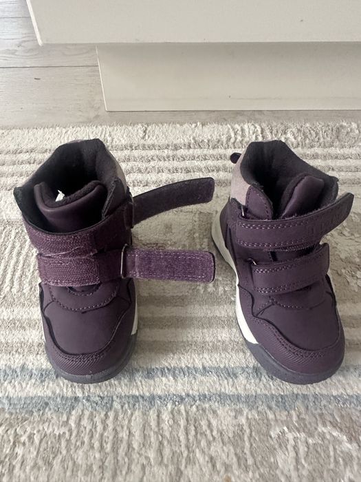 Продам ботинки для девочек Tombi