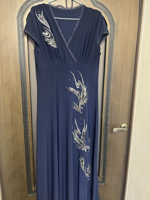 Продам платья за 8000 тг