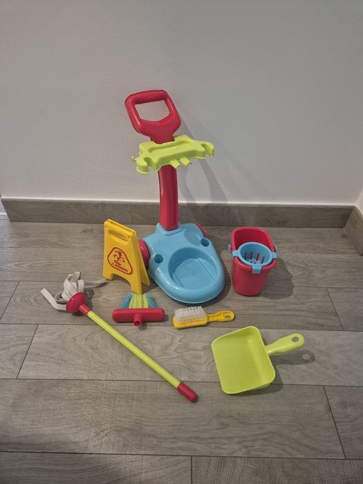 Vand jucarii de curatat