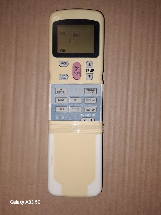 Vând telecomanda originală aer condiționat Midea R11HG/E