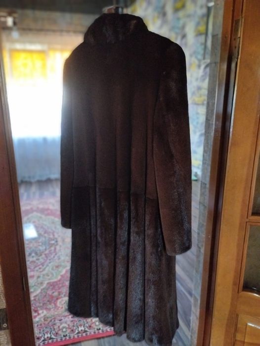 Продаю норковую шубу