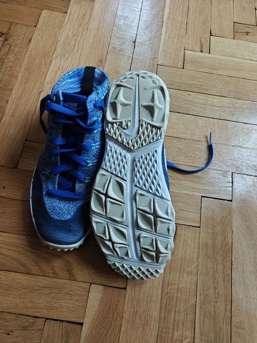 Маратонки NIKE 42