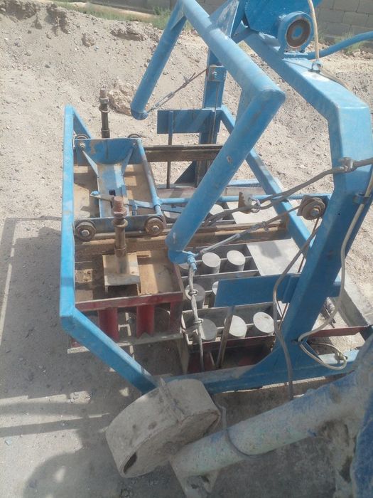 Blok gʻisht aparati sotiladi