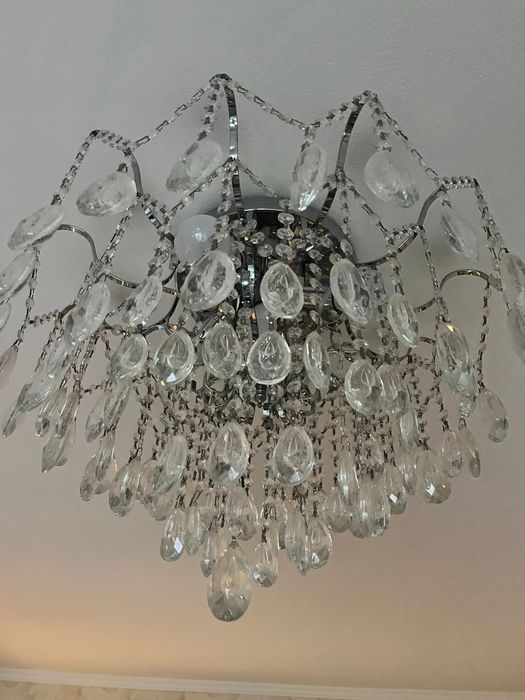 Люстра продается