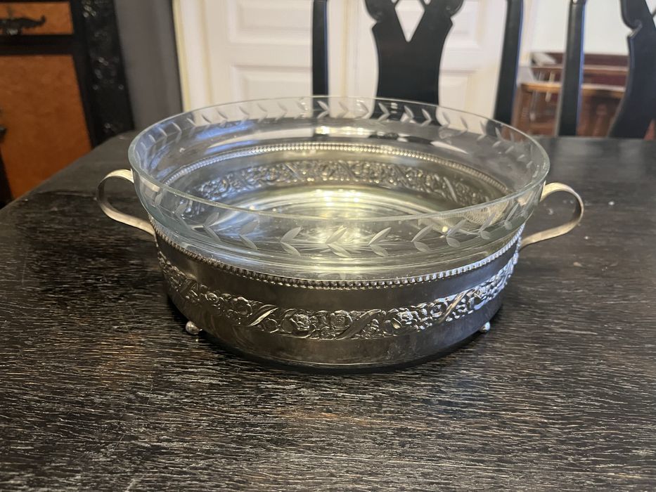 Vas de sticla cu metal cu detalii superbe -vintage