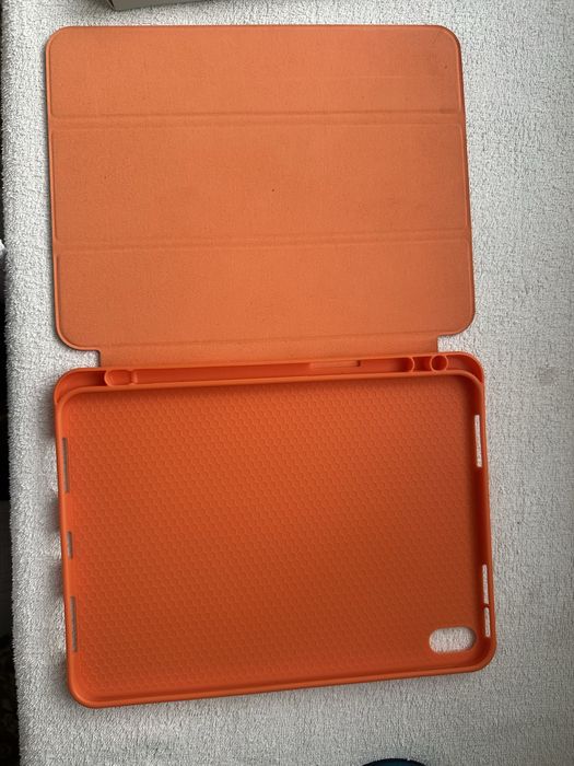 Продам чехол на айпад