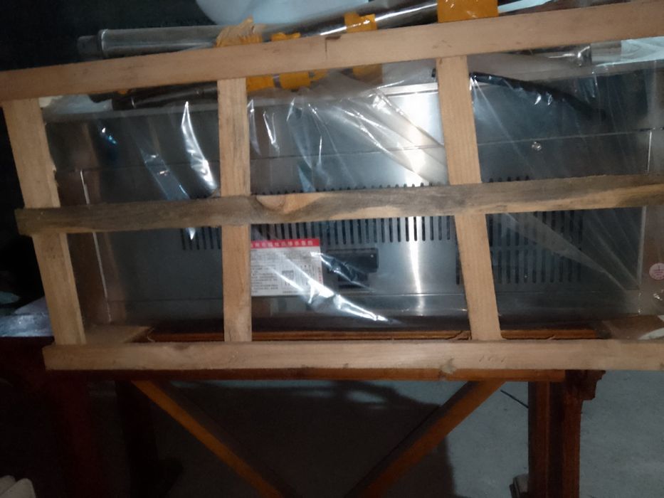 Продам для кухни технику пицца печь холодильник