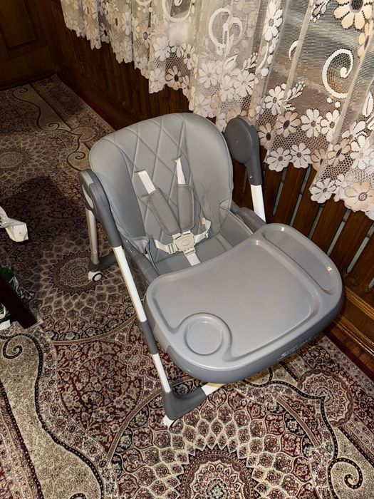 Детский стульчик для кормления