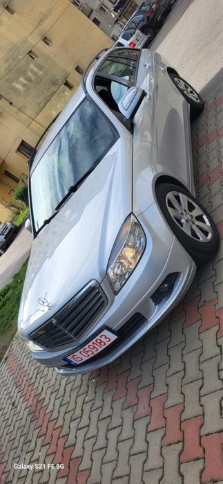 Vand mercedes benz in stare buna