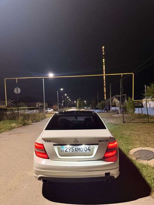 В продаже Mercedes Benz c350