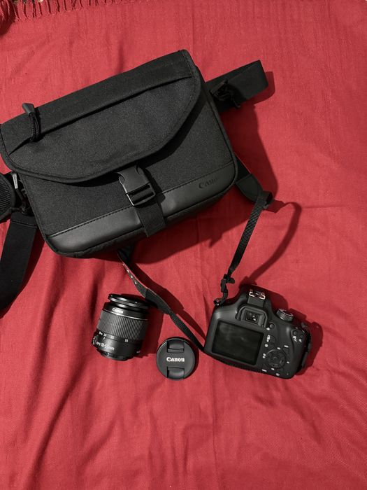 фотоаппарат Canon EOS 4000D + объектив