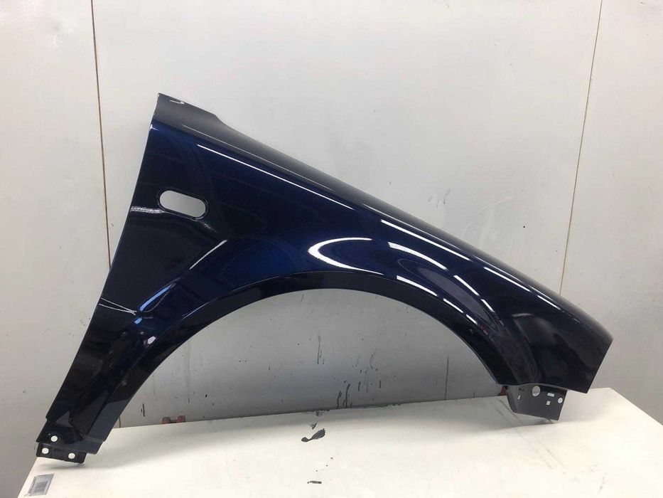 Aripa Fata Dreapta VW Passat B5.5 An 2003-2005 (LB5N (Albastru))