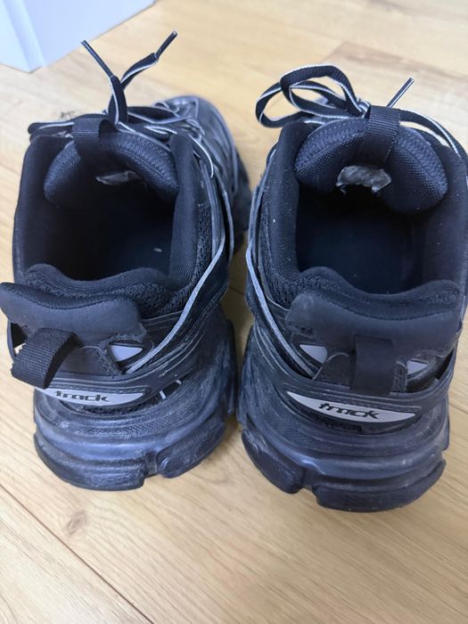 Balenciaga track 42