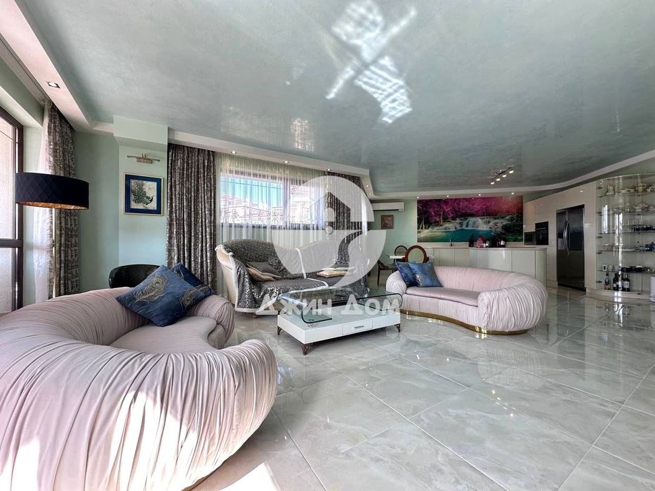 Просторен луксозен тристаен апартамент в к-с Посейдон, гр. Несебър