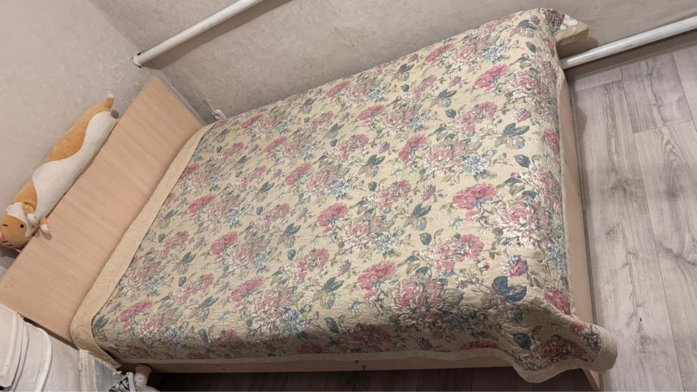 Кровать 160*200 и шкаф