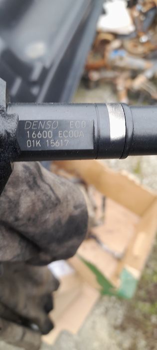 Injectoare Nissan Navara D40 motor 2.5 an 2006 2011