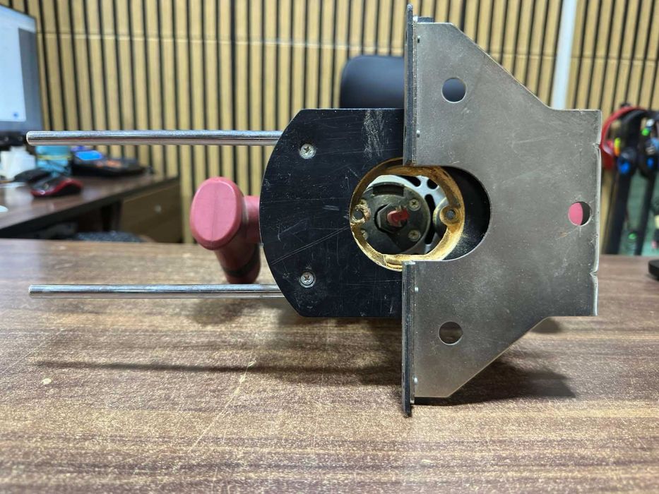 Оберфреза EINHELL th-ro 1100 e