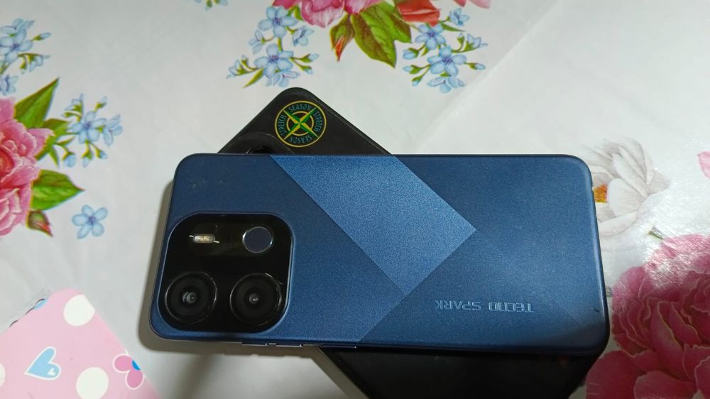 Продам телефон техно Спарк го 2023