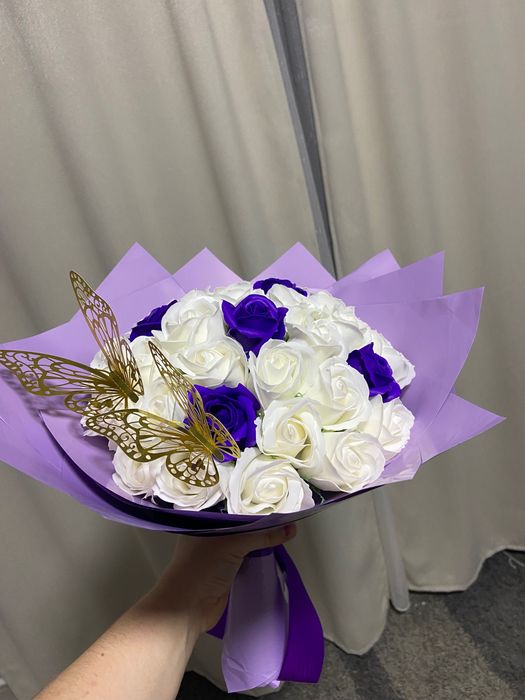 Trandafiri de sapun si de satin