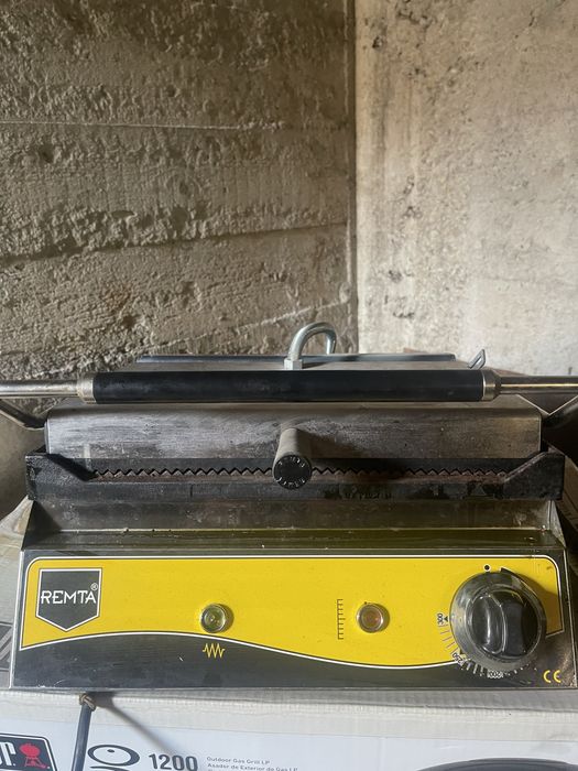 Grill Presa Remta R76