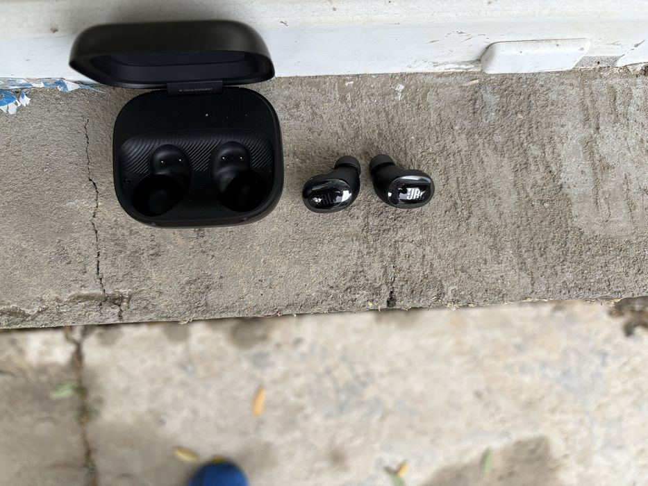 Jbl live buds 3