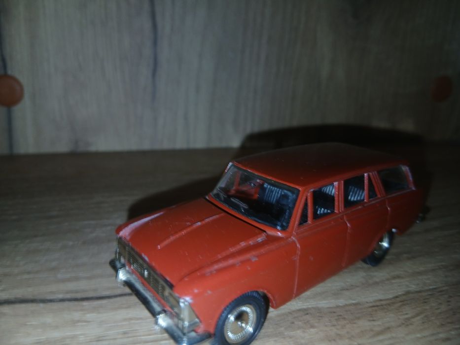 Продаеться Москвич   427 1:43 Ссср  коллекционный