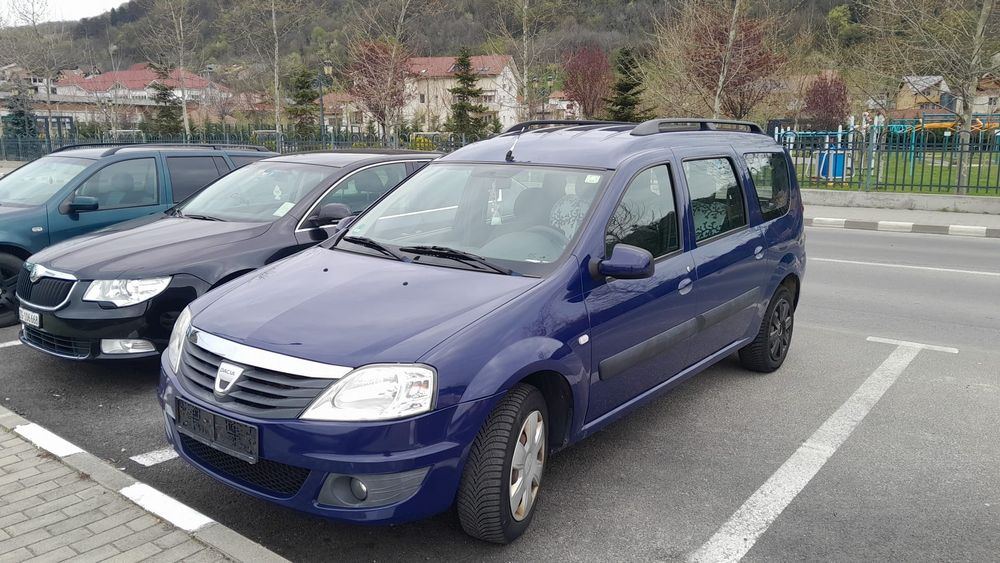 Vând logan mcv 2009 recent adus în țară